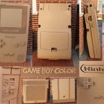 Il Game Boy gigante di cartone